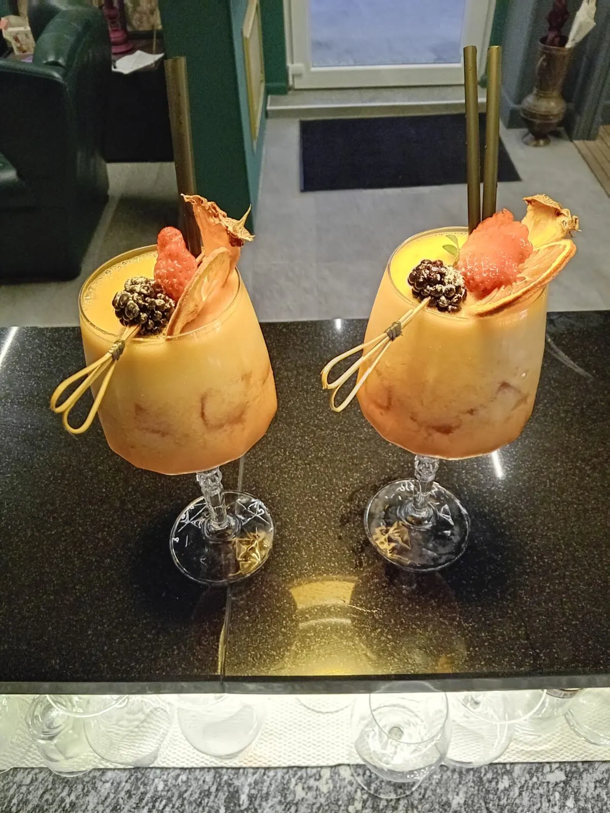 Cocktail cremosi serviti in coppa