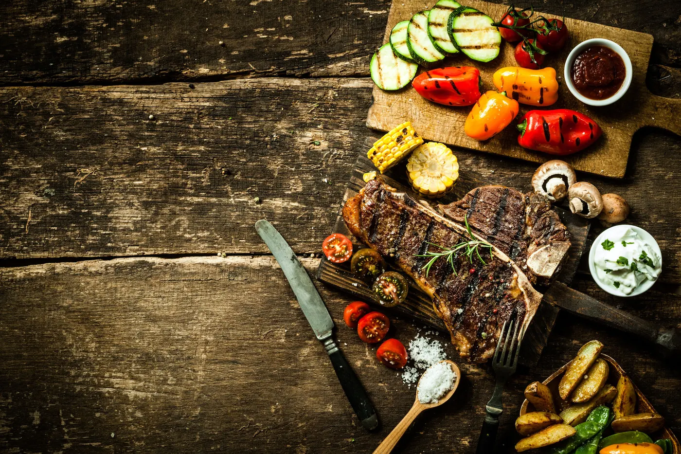 Costata di manzo alla griglia con verdure
